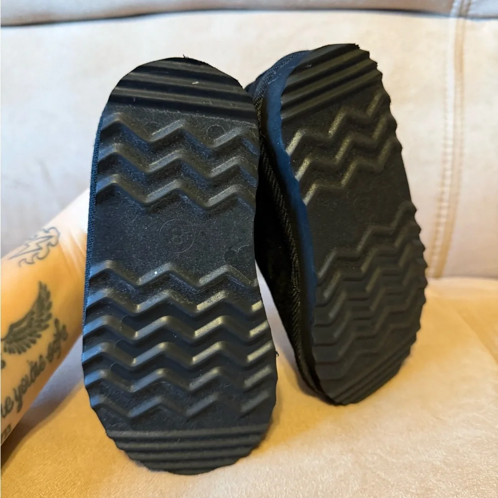 Cat & Jack NWOT Black Suede Size 8 Slippers